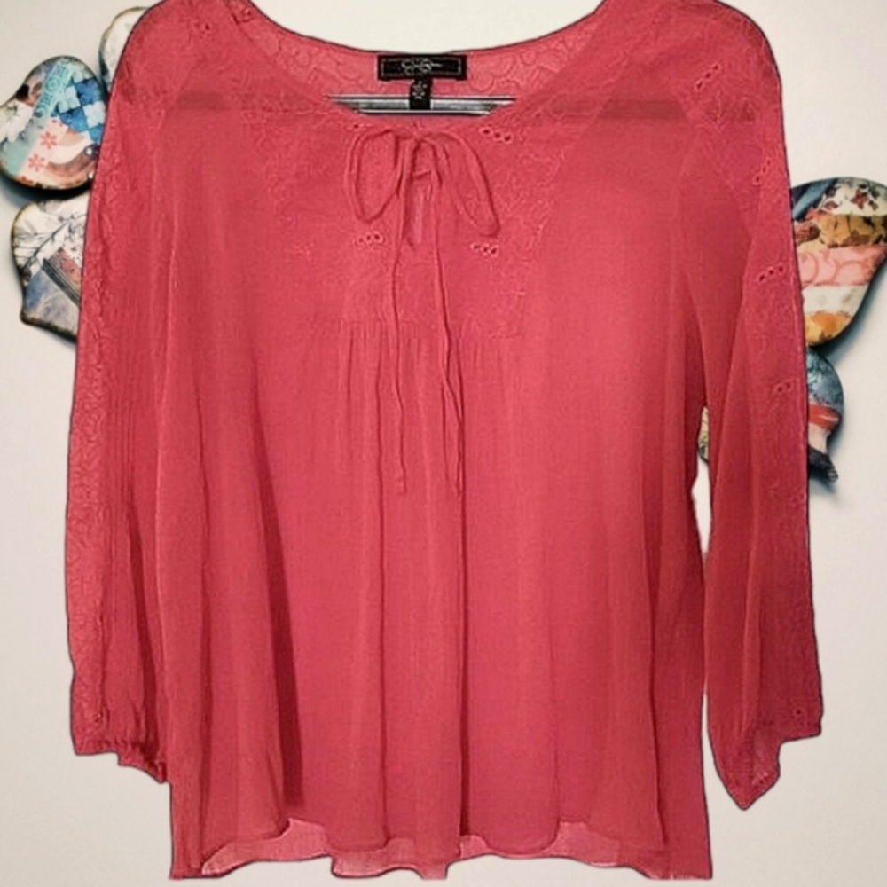 Jessica Simpson salmon color vneck size large